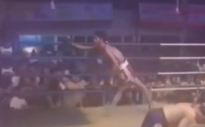 Võ sĩ gầy như cái que và màn ăn mừng 'lầy' chịu không nổi