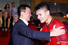 Bầu Hiển chi 1 triệu USD để giữ chân Quang Hải?