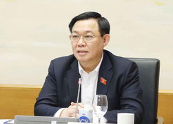 Chủ tịch Quốc hội: Tránh nóng vội, chuyển 'cực' quá nhanh trong chống dịch