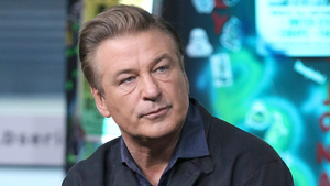 Tài tử Alec Baldwin bắn chết người trên phim trường