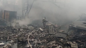 Video: Cháy nhà máy thuốc nổ Nga, 15 người chết