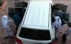 Kỳ lạ 'siêu xe' 7 chỗ chứa hơn 20 người