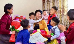 Triều Tiên phong danh hiệu Anh hùng Lao động cho người mẹ sinh 10 con