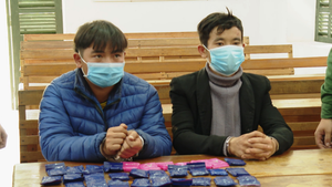 Video: Bộ đội biên phòng vây bắt hai kẻ buôn ma túy ở Sơn La