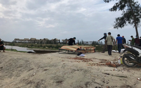 Lật thuyền thúng, 3 ngư dân Quảng Ngãi trôi dạt ra bờ biển Quảng Nam