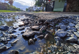 Ảnh: Cận cảnh những con đường đầy ‘ổ voi’ giữa thành phố Hà Tĩnh