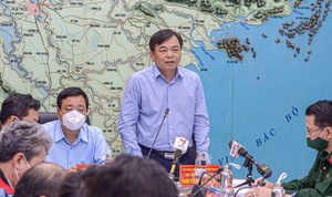 Mưa to kèm triều cường, TP.HCM nguy cơ ngập lụt diện rộng