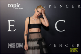 Kristen Stewart ăn mặc siêu gợi cảm dự ra mắt phim về Công nương Diana