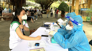 Video: Học sinh TP.HCM vui mừng khi được tiêm vaccine COVID-19