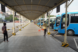 Ảnh: Bến xe Hà Nội vẫn đìu hiu sau một tuần hoạt động trở lại