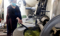 Ảnh: Làng cốm Mễ Trì đỏ lửa rộn ràng khi Hà Nội 'bình thường mới'