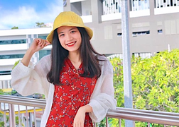 Nữ thủ khoa xinh đẹp của Đại học Kinh tế quốc dân