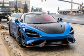 Cận cảnh McLaren 765LT màu độc tại TP.HCM