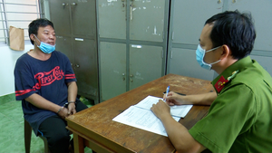 Cuồng ghen, gã đàn ông khóa cửa nhốt vợ và cháu ngoại rồi phóng hỏa