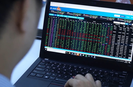 Nhiều cổ phiếu tăng trần, VN-Index lại lập kỷ lục mới