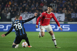 Video: Ronaldo ghi cú đúp bù giờ, Man Utd thoát thua Atalanta