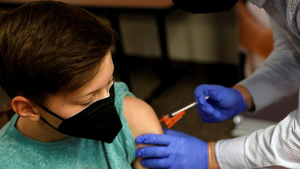 CDC Mỹ ủng hộ tiêm vaccine Pfizer cho trẻ 5-11 tuổi