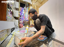 Quán karaoke ở TP.HCM tất bật dọn dẹp mong chờ ngày được hoạt động trở lại