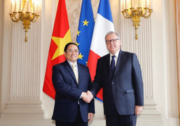 Thủ tướng Phạm Minh Chính hội kiến Chủ tịch Quốc hội Pháp 