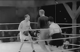 Võ sĩ quá 'nhây', trọng tài 'ăn' đòn oan uổng