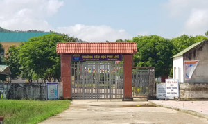 Hà Tĩnh: Bà bán xôi liên quan 2 ca F0, gần 500 học sinh phải nghỉ học