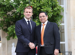 Thủ tướng Phạm Minh Chính hội kiến Tổng thống Pháp Emmanuel Macron