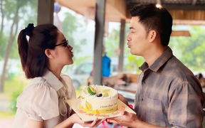 Hai diễn viên chính của 'Mặt nạ gương' liên tục 'thả thính' nhau