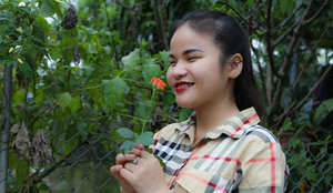 Nữ sinh khiếm thị giành văn bằng 2 tiếng Anh và chứng chỉ IELTS