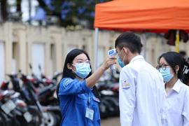 Hơn 30.000 học sinh Hà Tĩnh tạm dừng đến trường