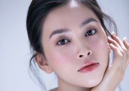 Gương mặt hoàn hảo không 'góc chết' của Hoa hậu Tiểu Vy