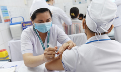 Khảo sát người tiêm 2 mũi vẫn mắc COVID-19 ở TP.HCM: 12% bệnh nặng, 88% bệnh nhẹ