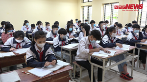 Video: Học sinh huyện đầu tiên ở Hà Nội đến trường sau 6 tháng nghỉ vì dịch 