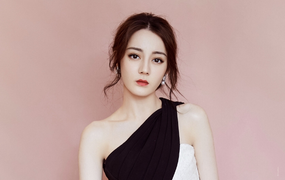 Thành công của Địch Lệ Nhiệt Ba cho thấy mặt trái của showbiz Trung Quốc