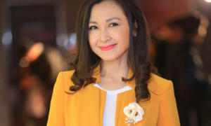 Nhan sắc tuổi 50 của 'người đẹp không tuổi' Khánh Huyền