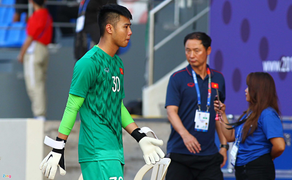 Tuyển Việt Nam chia tay Văn Toản, Mạnh Dũng