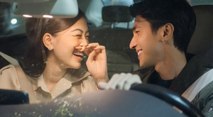 Á hậu Phương Nga kể chuyện tát bạn trai 20 cái trong phim '11 tháng 5 ngày'