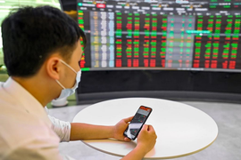 Người trẻ Gen Z chơi chứng khoán, lỗ nặng được coi là 'đóng học phí'