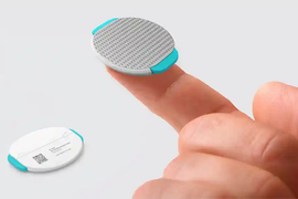 Anh thử nghiệm vaccine COVID-19 thế hệ 2 là miếng dán trên da