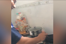 Món 'cá rán bóng đêm' của ông chồng thích buôn chuyện