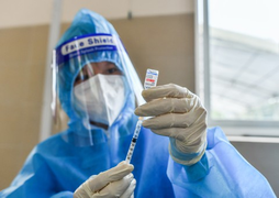 18 triệu liều vaccine COVID-19 chưa sử dụng, Bộ Y tế yêu cầu tăng tốc tiêm