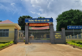 Cách chức hiệu trưởng giữ học bạ học sinh nghèo không có tiền đóng quỹ