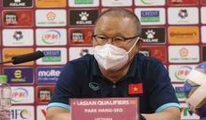 HLV Park Hang Seo: Chưa thấy cầu thủ nào công phá tốt hơn Công Phượng, Tiến Linh