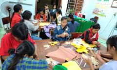 Học trò miền núi Quảng Nam 'hô biến' rác thải nhựa thành vật dụng hữu ích