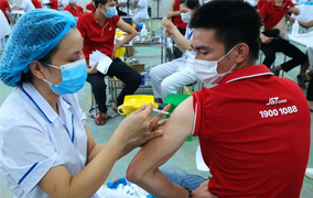 Người tham gia các hoạt động ở TP.HCM phải tiêm ít nhất 1 liều vaccine COVID-19 