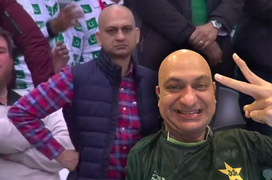 Thân thế không ngờ của 'ông chú chống nạnh' nổi tiếng, được trưng ảnh ở bảo tàng