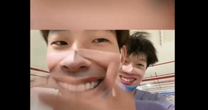 Bật cười xem các thanh niên đeo khẩu trang 3D gây ảo giác