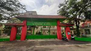 Hiệu trưởng nói có quy định trừ điểm thi đua giáo viên không 'thả tim' vào Zalo