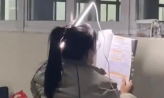 Nữ sinh gây sốt khi cài bóng đèn lên tóc để ôn thi