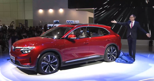 VinFast chính thức ra mắt bộ đôi xe điện VF e35 và VF e36 tại Mỹ