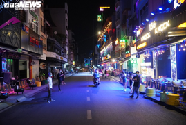Ngày đầu mở cửa trở lại, quán bar ở TP.HCM chỉ lác đác vài khách